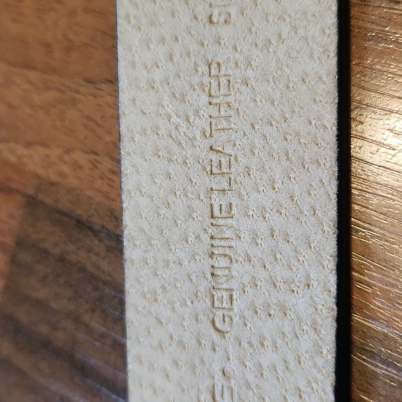 Chico's Black Leather Silver Snakeskin Embossed Clasp Buckle Adjustable Belt S/M - Picture 6 of 12